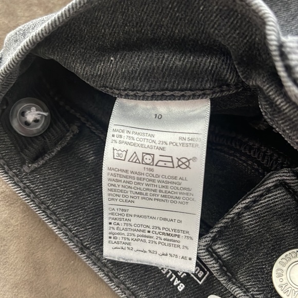 Old Navy Ballerina Jeggings jeans. Skinny fit. Color- black denim. Size 10yr - Picture 5 of 5